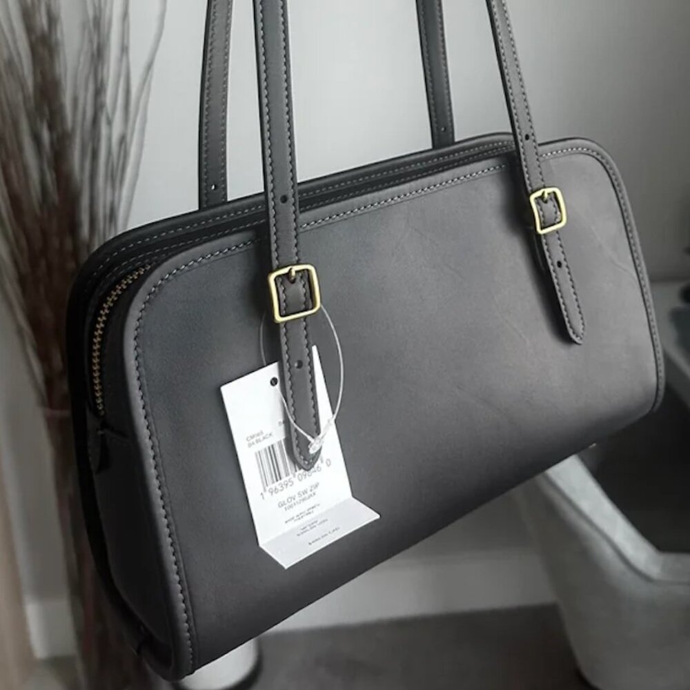 New Coach Swing Zip Large Black
